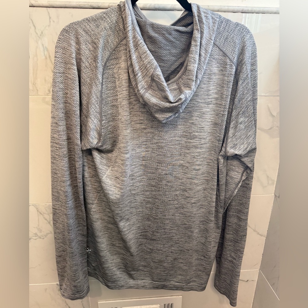 Lululemon Metal Vent Tech Heathered Grey Hoodie - Picture 4 of 4